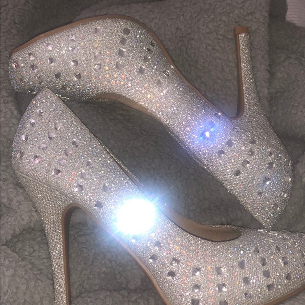 silver glitter pumps